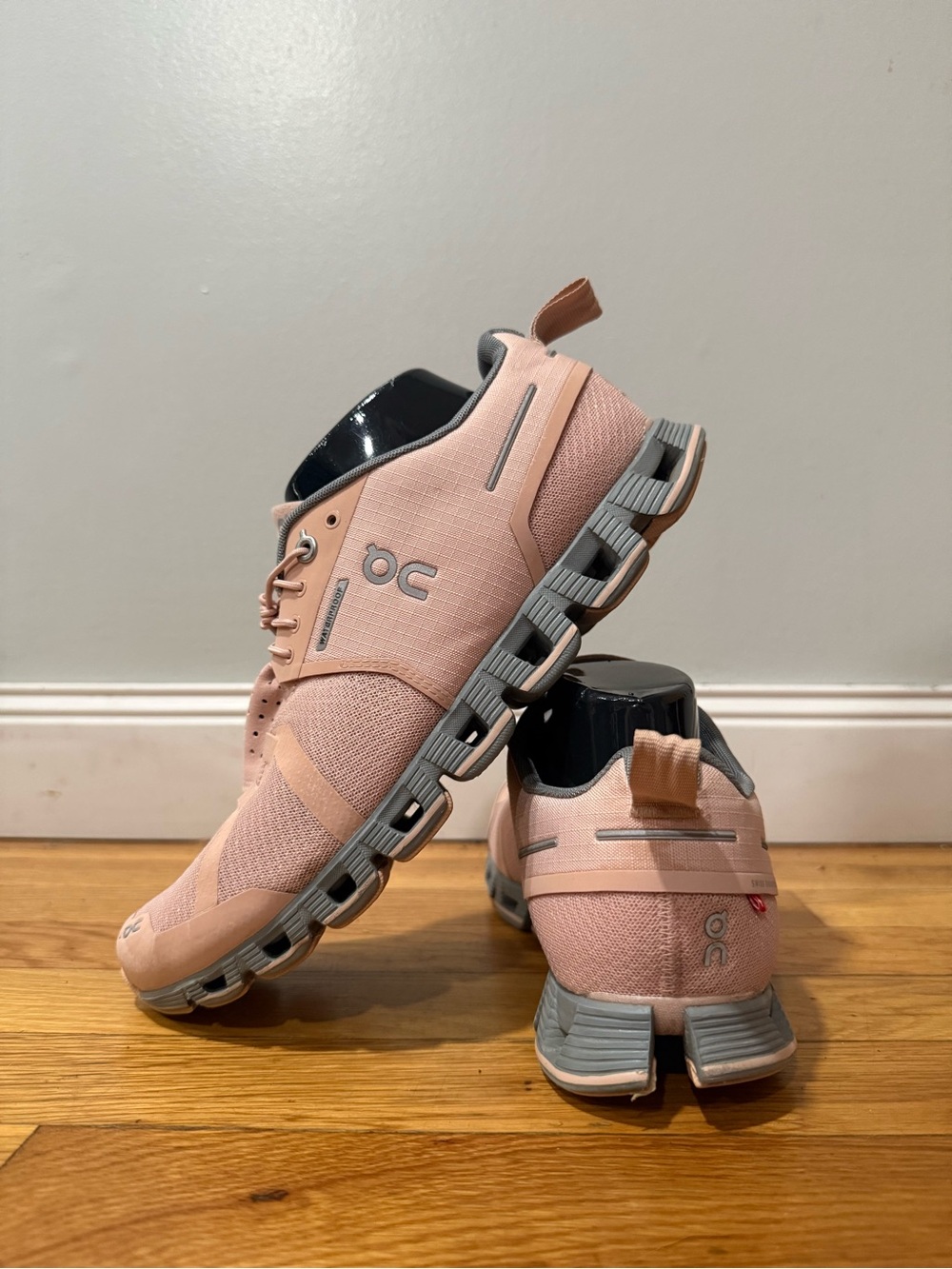 On Running Kids Pink and Gray Cloud-Style Sneakers